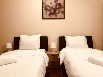 monte carlo palace rooms hostel