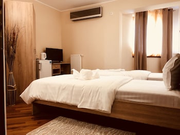 monte carlo palace rooms hostel