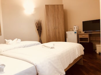 monte carlo palace rooms hostel