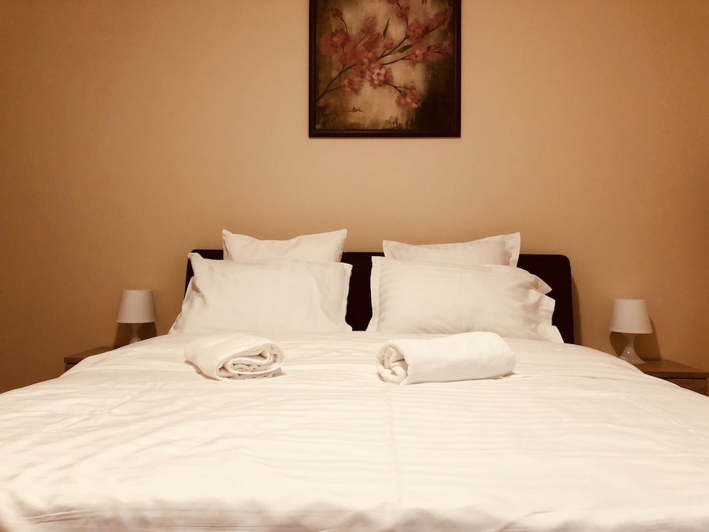 monte carlo palace rooms hostel