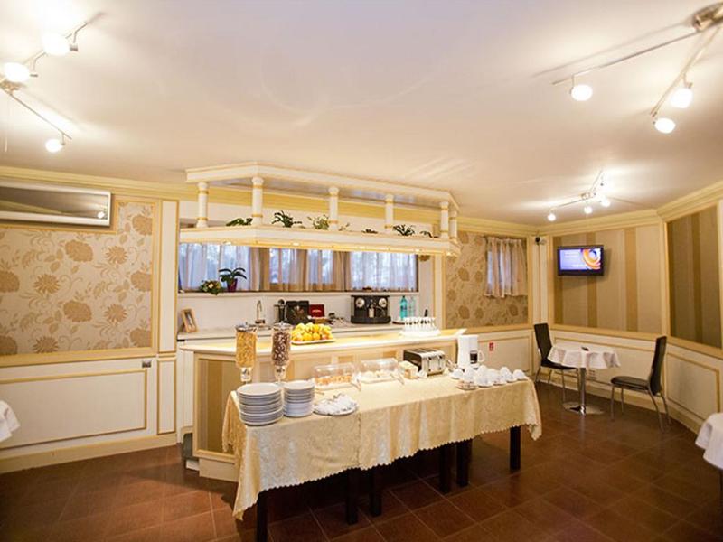 monte carlo palace rooms hostel