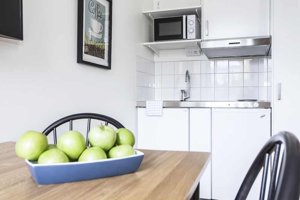 biz apartment solna