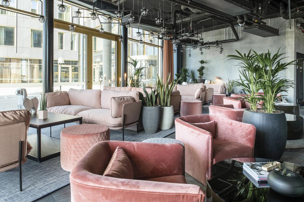 quality hotel the box