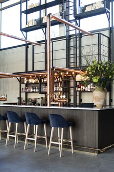 quality hotel the box