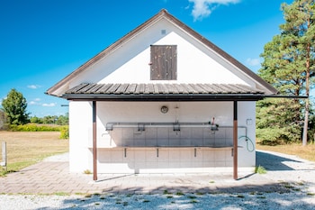 Lickershamns Semesterby,Visby>>Tingstade,3 star