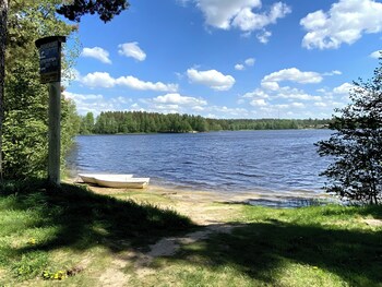 Hyltena Stugby,Lekeryd>>Jonkoping,2 star