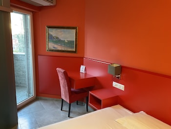 hotel liberty self check in