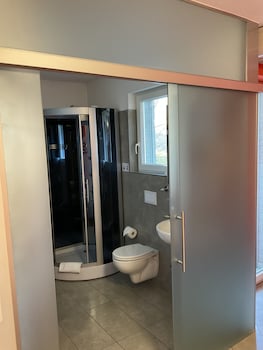 hotel liberty self check in