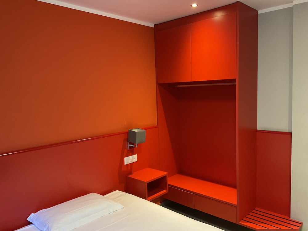 hotel liberty self check in