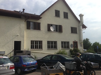 hostel airport oberglatt