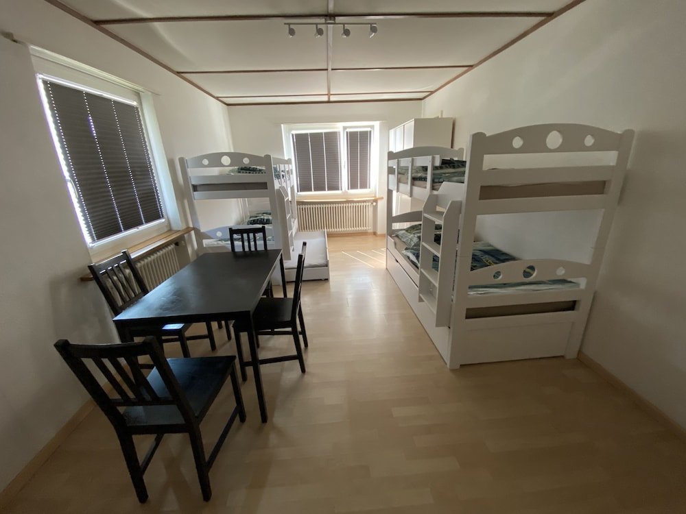 Hostel Airport Oberglatt,,2 star