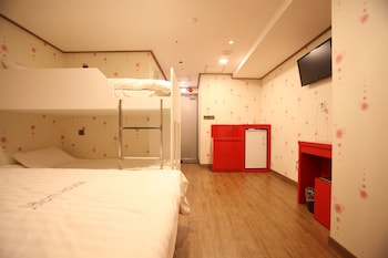 myeongdong mom house