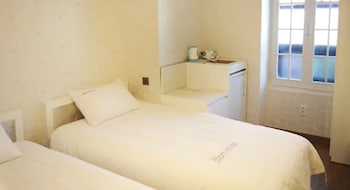 myeongdong mom house