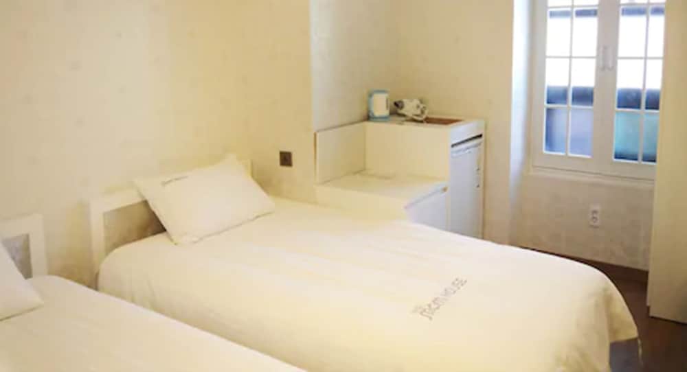 myeongdong mom house