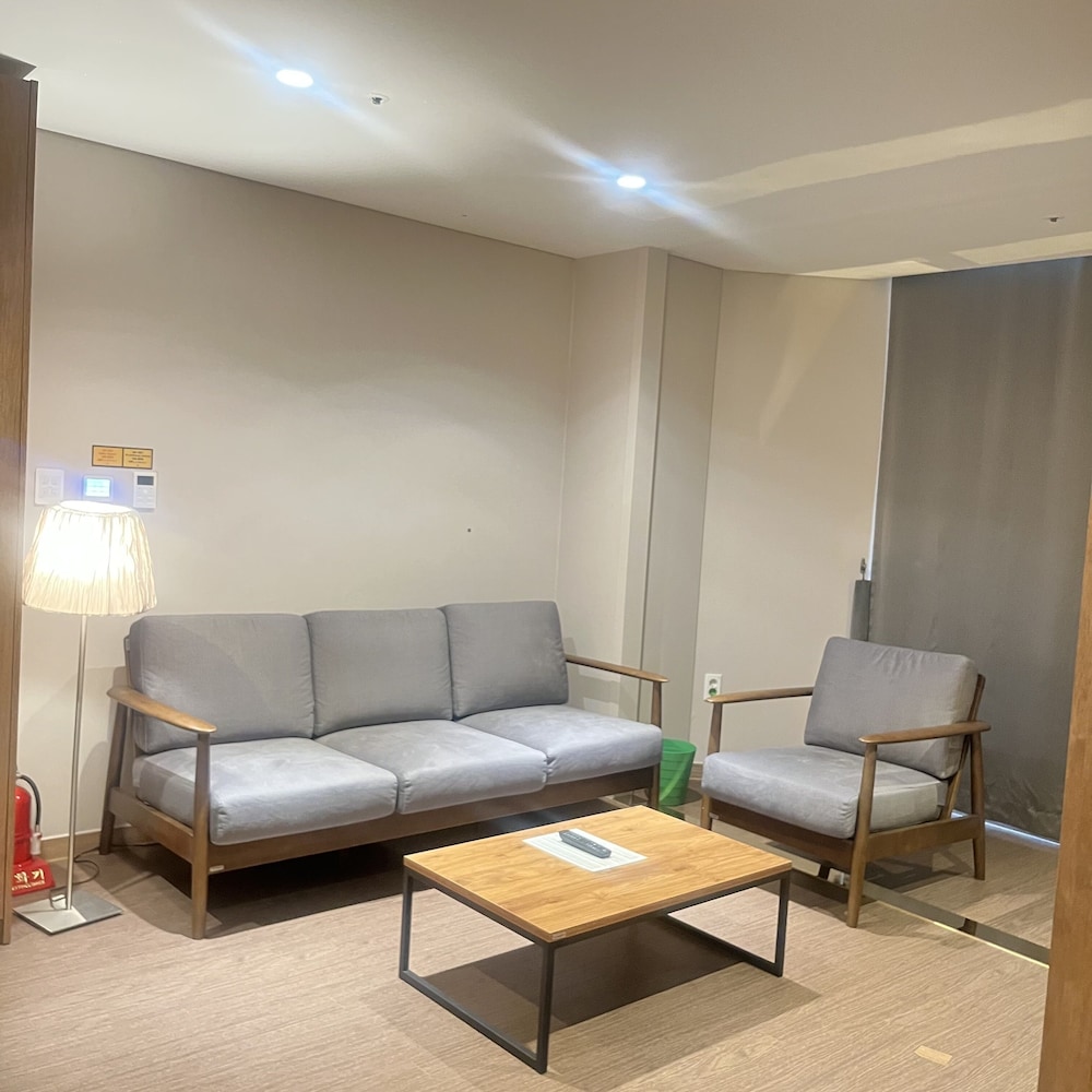 the first stay hotel