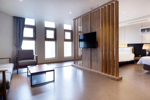 the first stay hotel