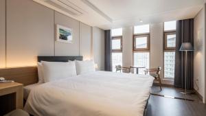 the first stay hotel