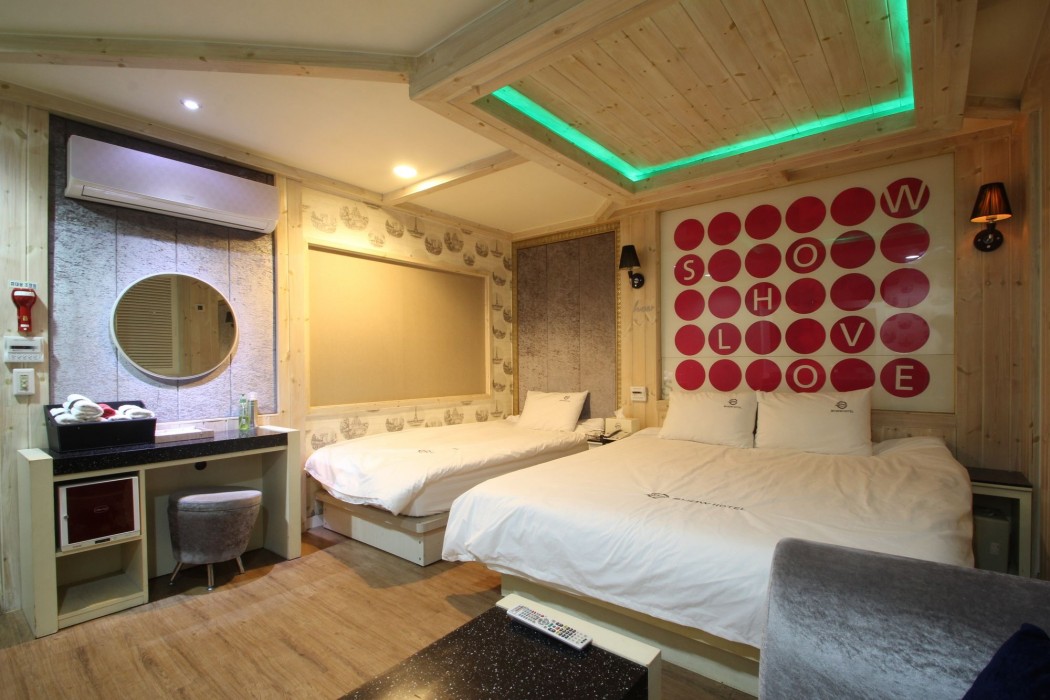 show hotel