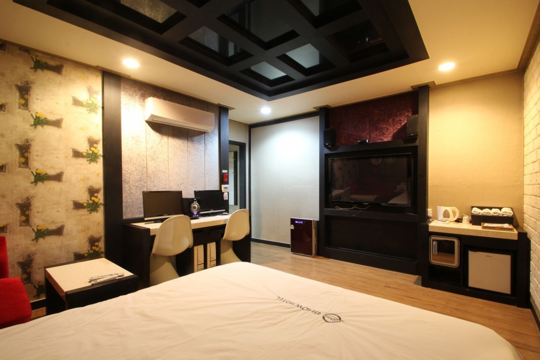 show hotel