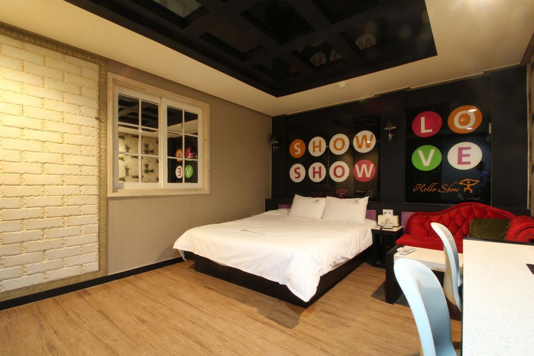 show hotel