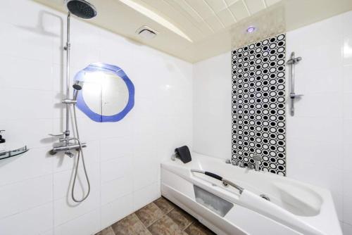 show hotel