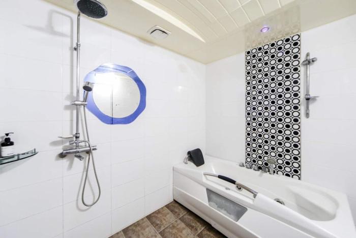 show hotel