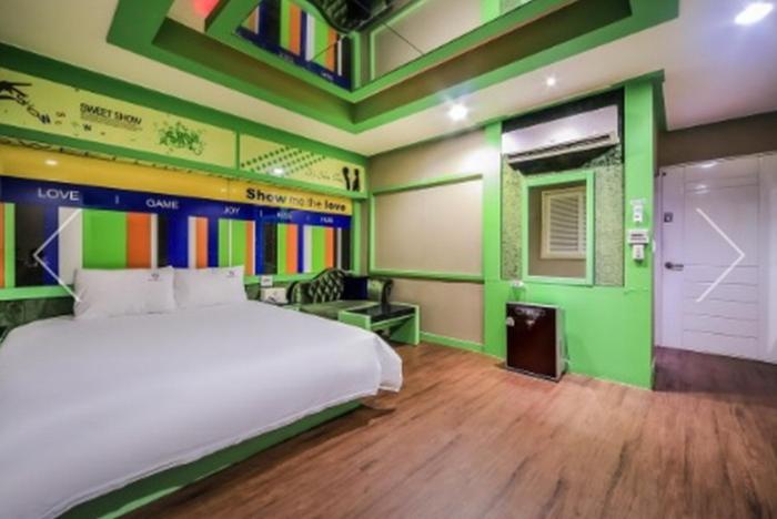 show hotel