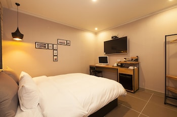 hotel gray