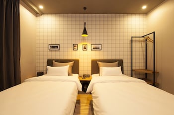 hotel gray