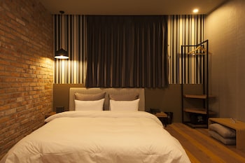 hotel gray