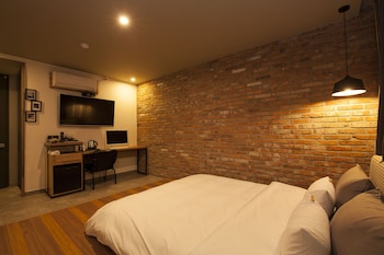 hotel gray