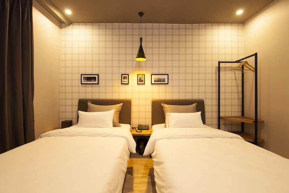 hotel gray
