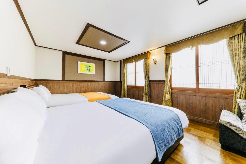 gallery hotel be