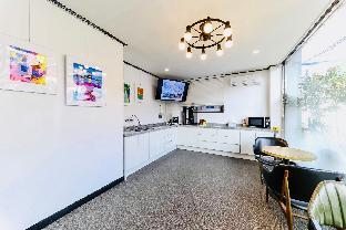 gallery hotel be