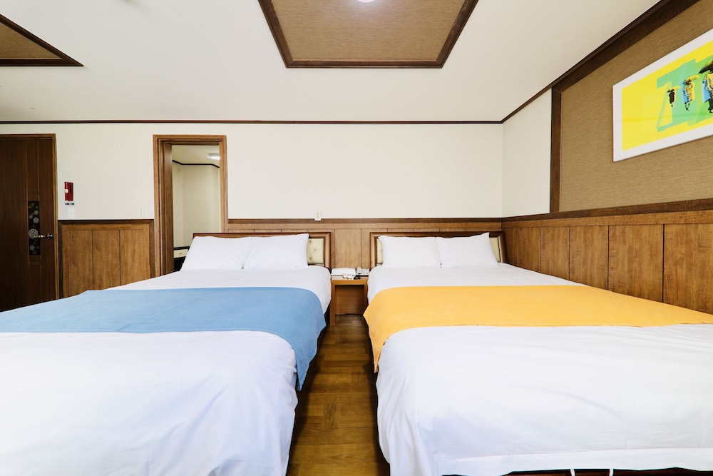gallery hotel be