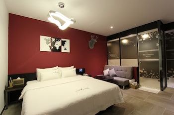 the zenith hotel
