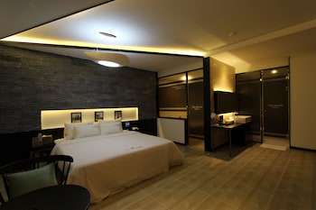 the zenith hotel