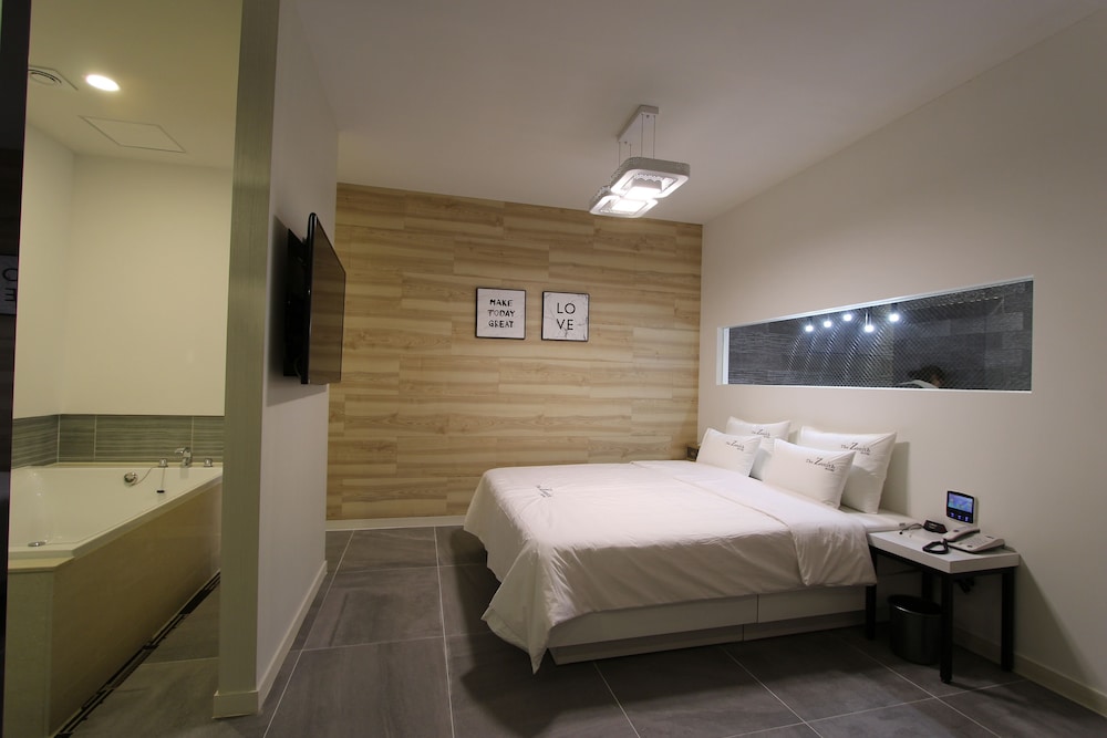 the zenith hotel