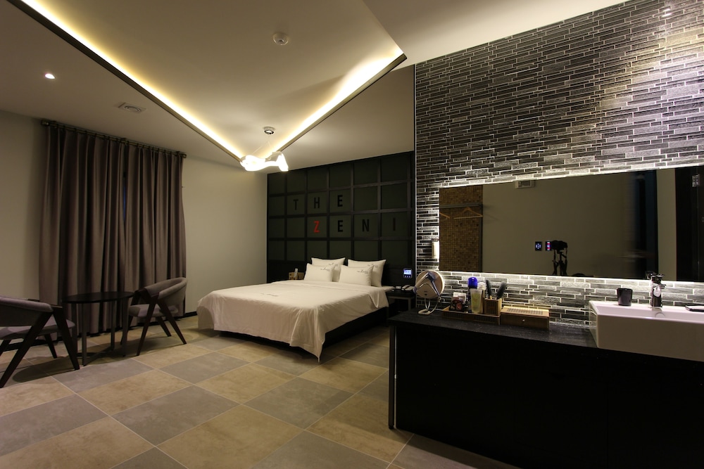 the zenith hotel