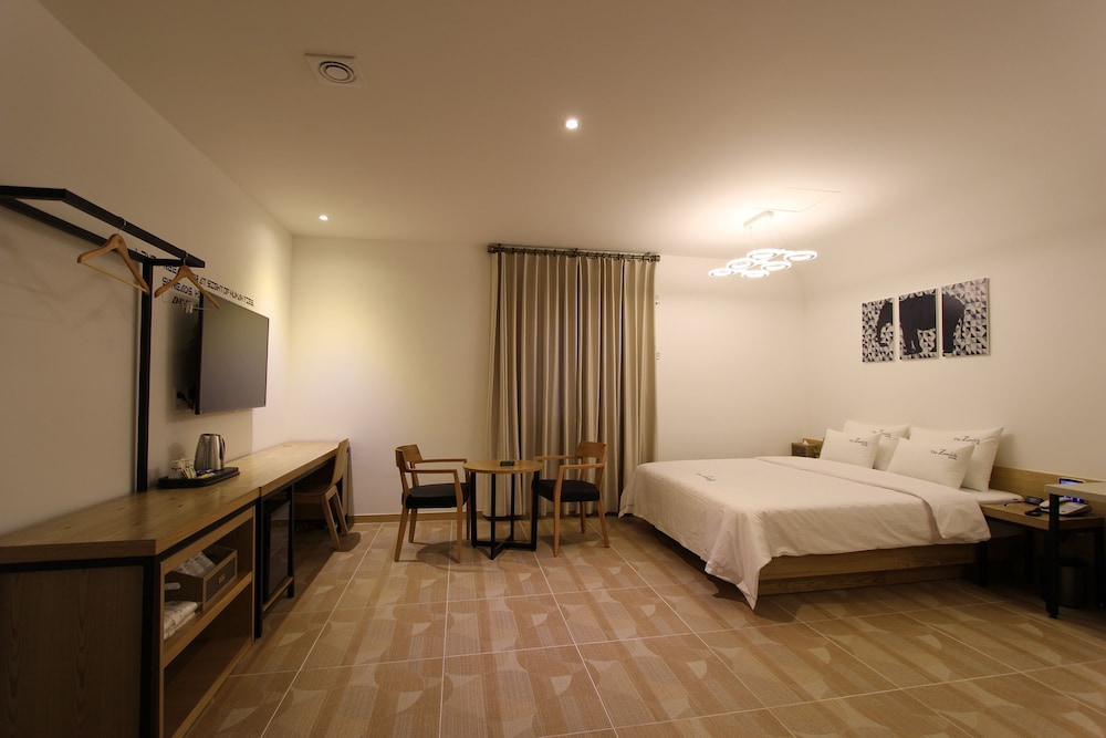 the zenith hotel