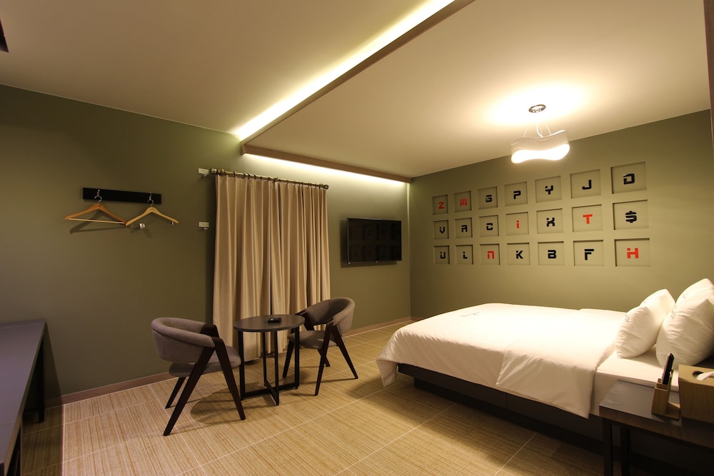 the zenith hotel