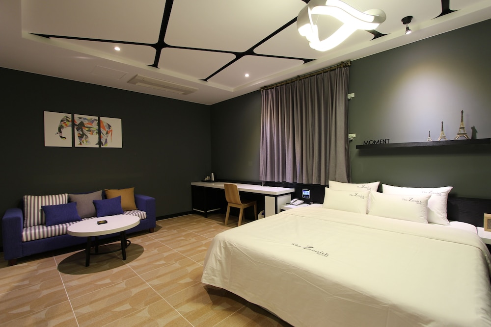 the zenith hotel