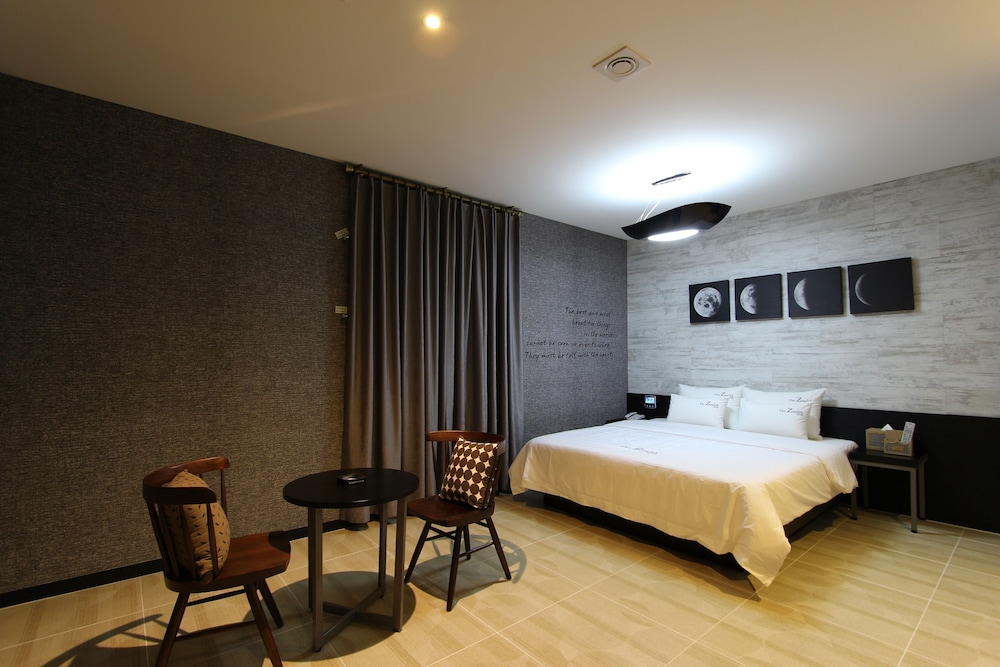 the zenith hotel
