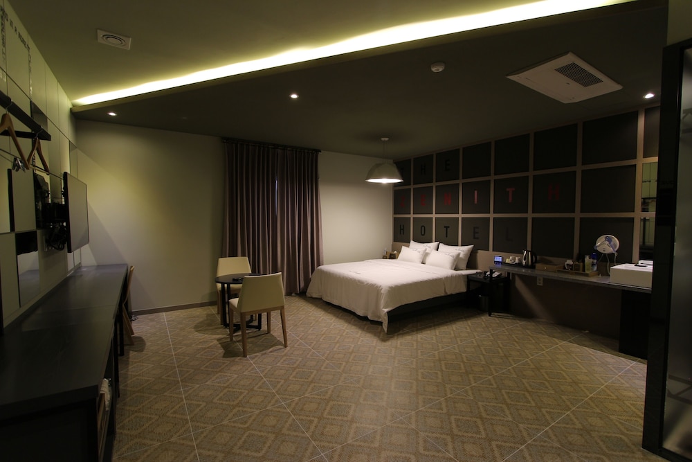 the zenith hotel