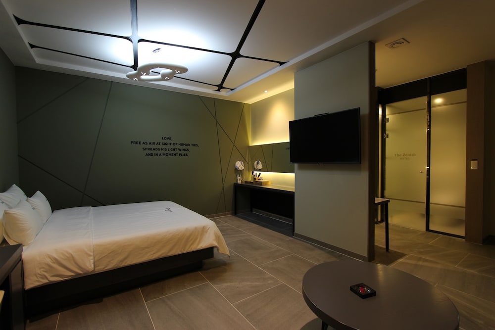 the zenith hotel