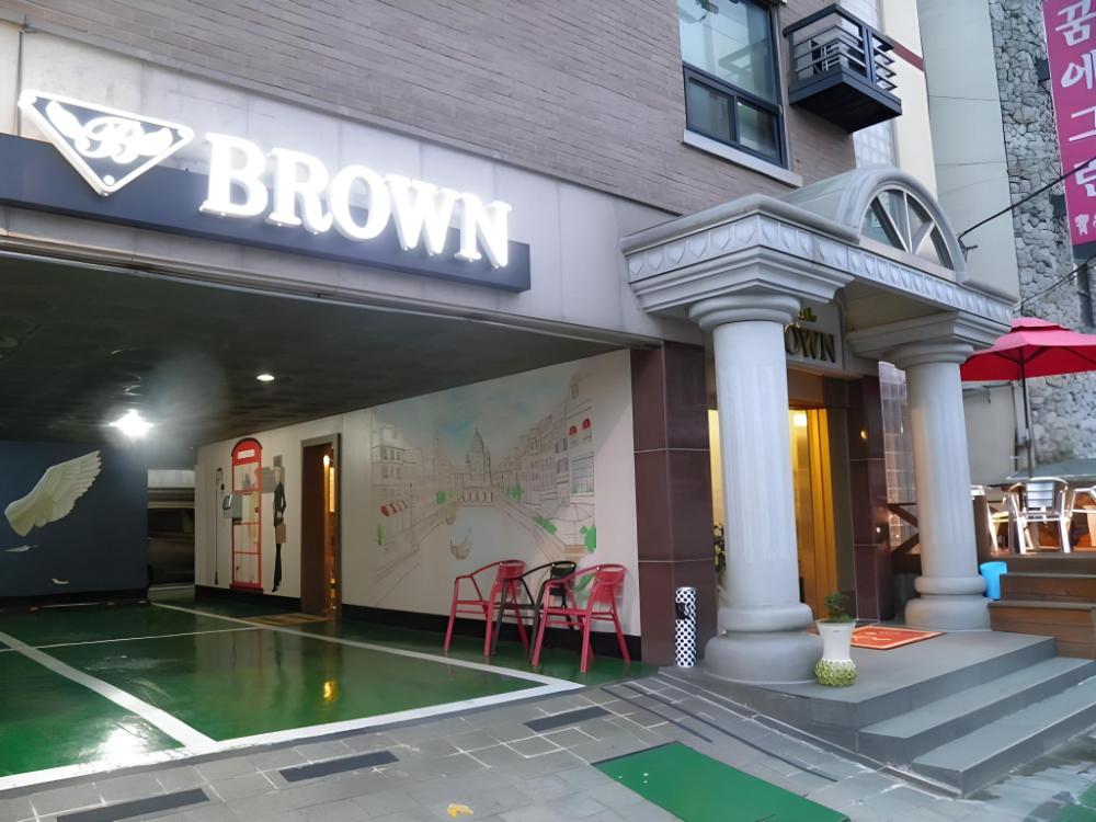 brown hotel