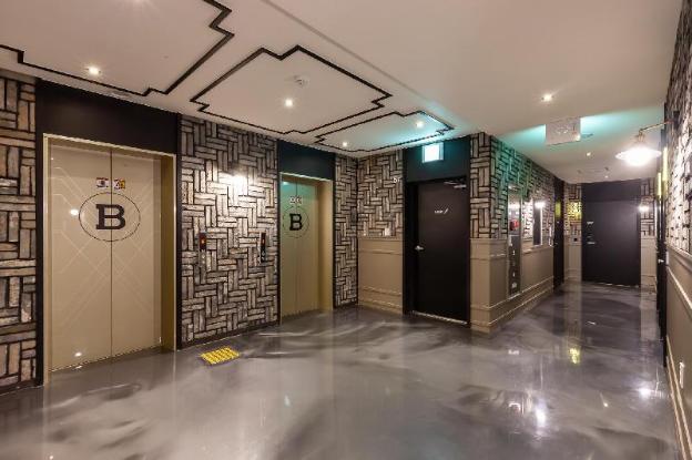 brown dot hotel beomil