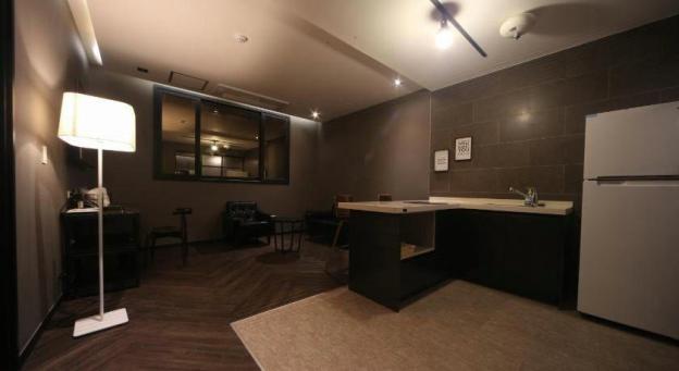 brown dot hotel beomil