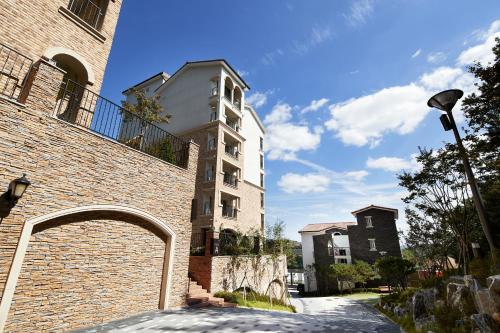 hotel thesoom forest