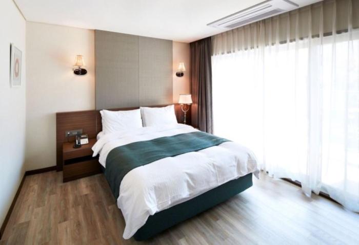 hotel thesoom forest